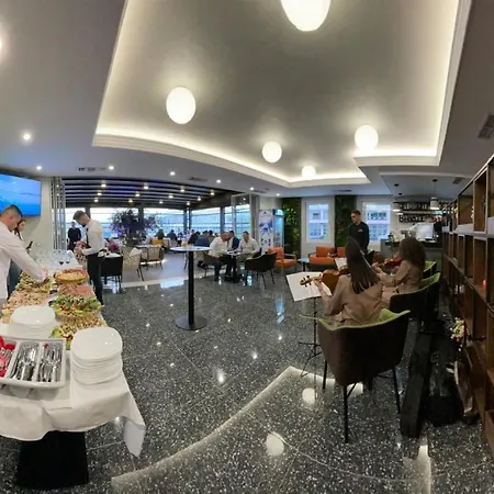 酒店 White Crown Kamez