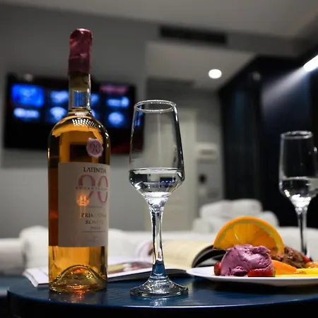 Ξενοδοχείο White Crown Kamez