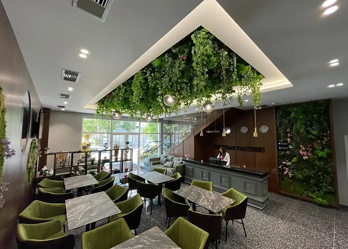 White Crown 4* Kamez