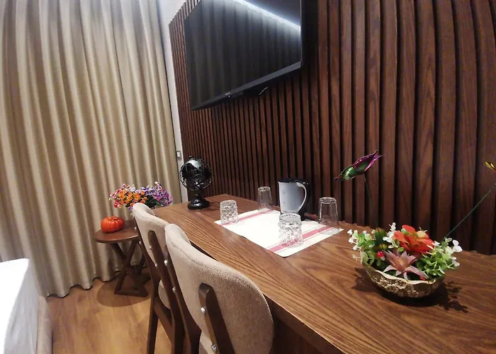 White Crown Hotel Kamez