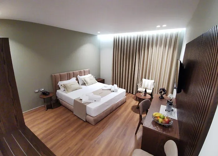 Отель White Crown