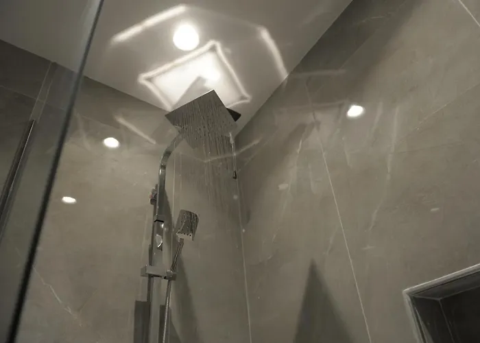 Отель White Crown