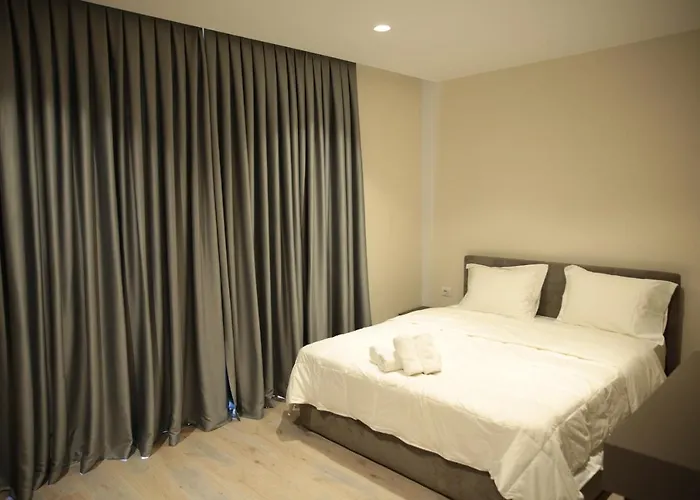 Отель White Crown