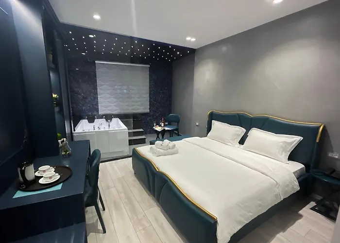 Hotel White Crown 4*