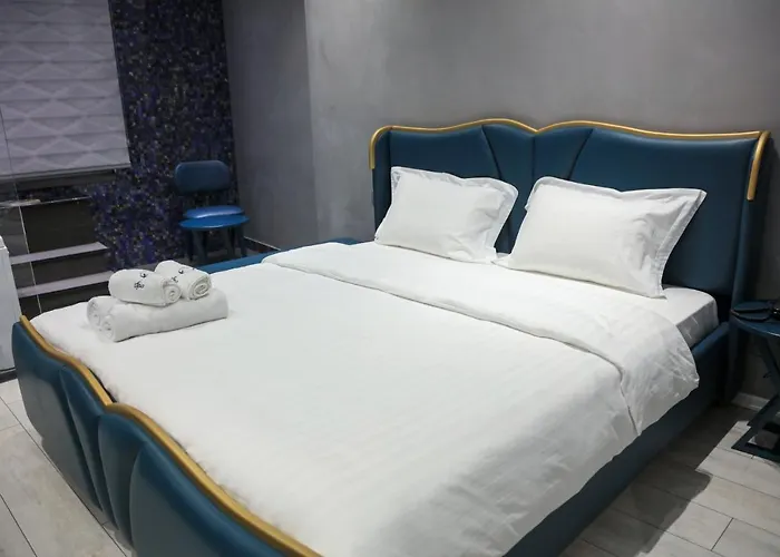 White Crown Отель 4*