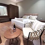 Hotell White Crown