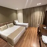 White Crown Hotell