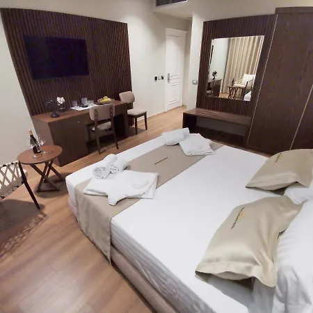 White Crown 4* Kamez