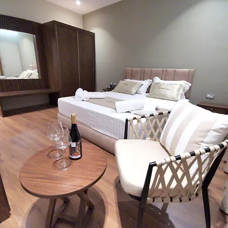 Hotel White Crown
