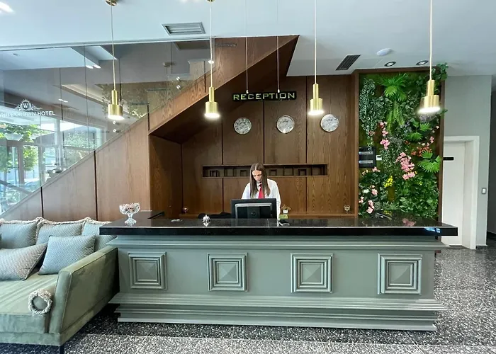 White Crown 4* Kamez